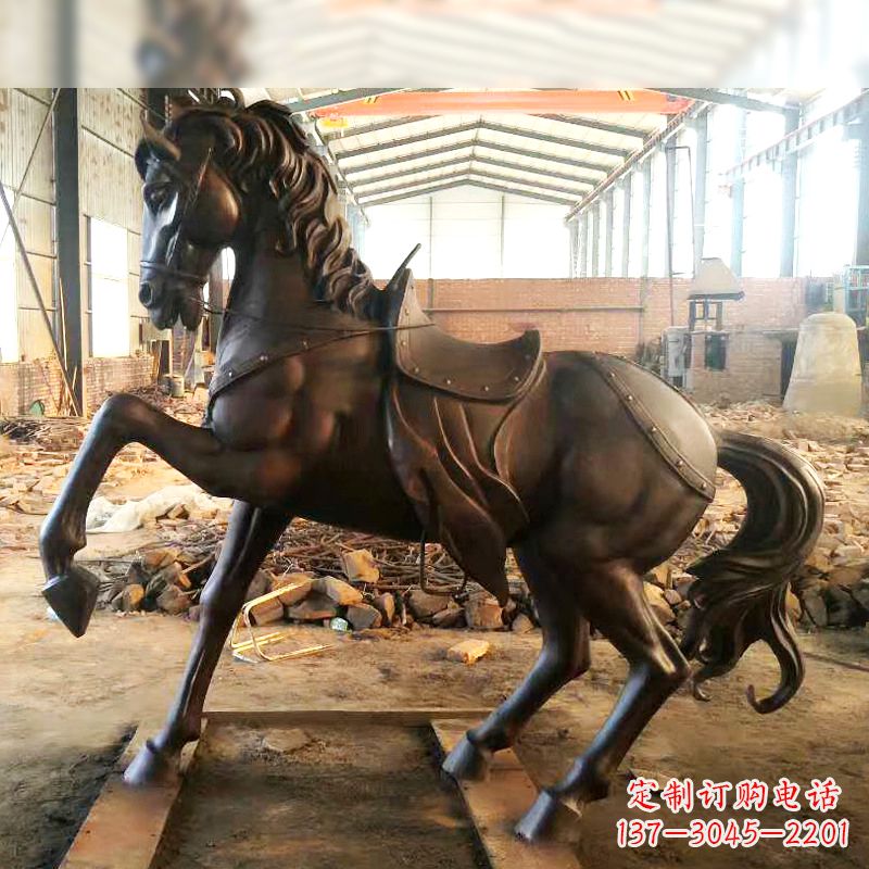 益阳铜雕战马