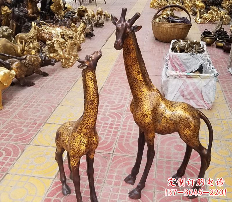 益阳铜雕长颈鹿