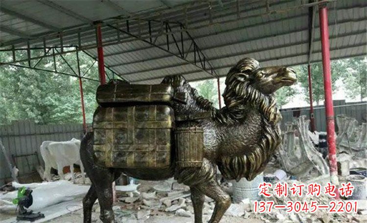 益阳拖行李的骆驼动物铜雕 (2)