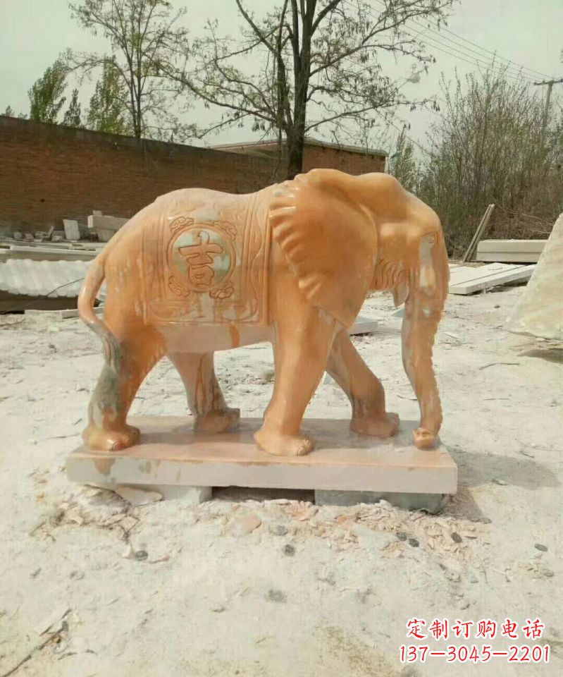 益阳晚霞红大象雕塑