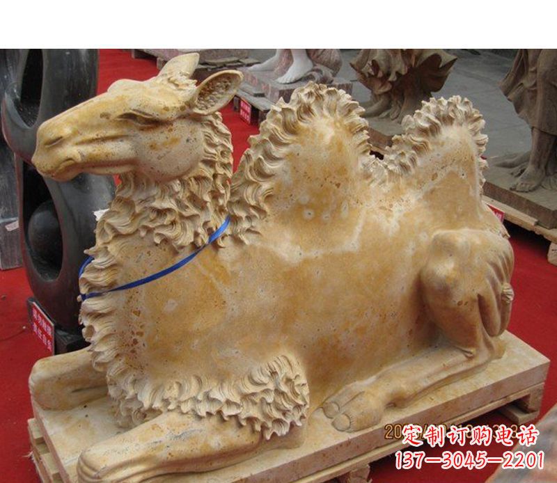 益阳晚霞红动物骆驼石雕