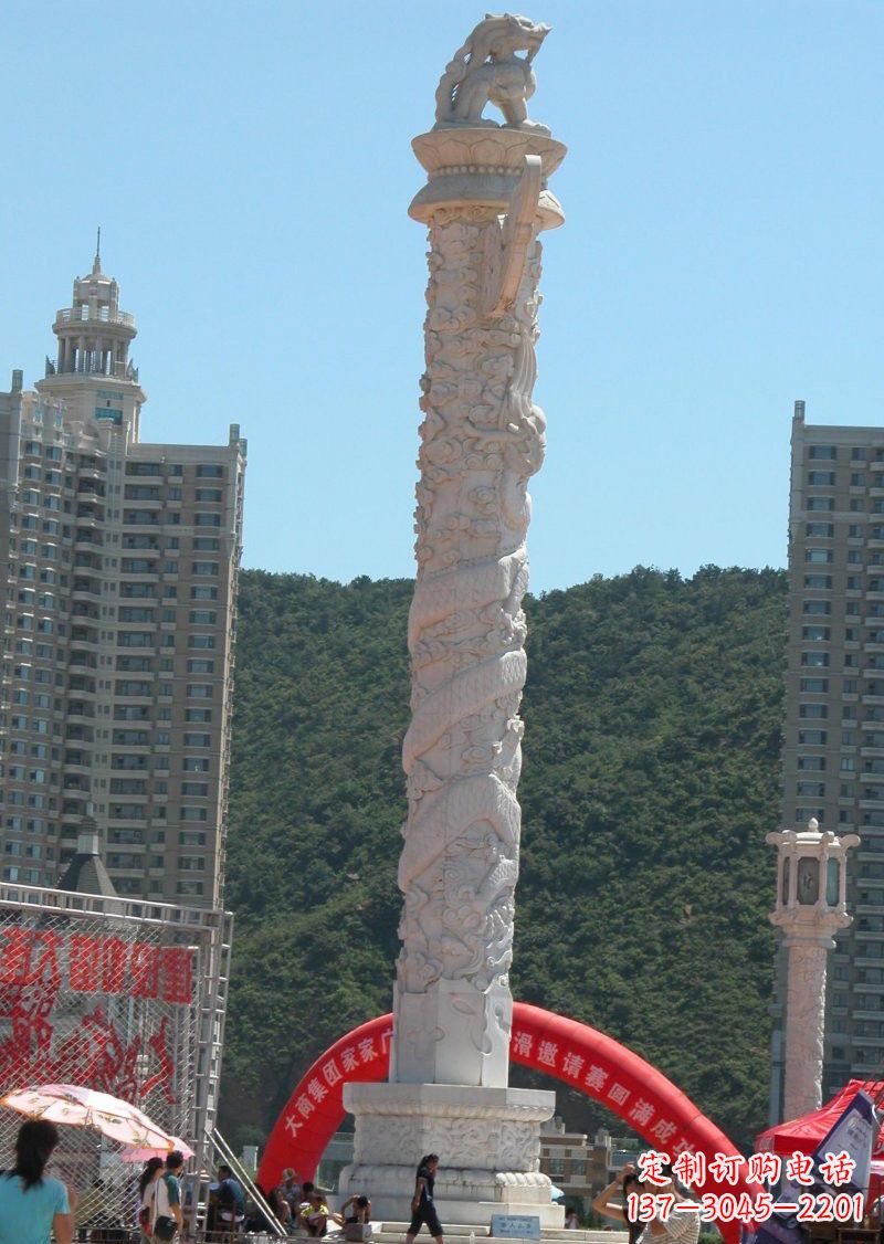益阳晚霞红广场龙柱
