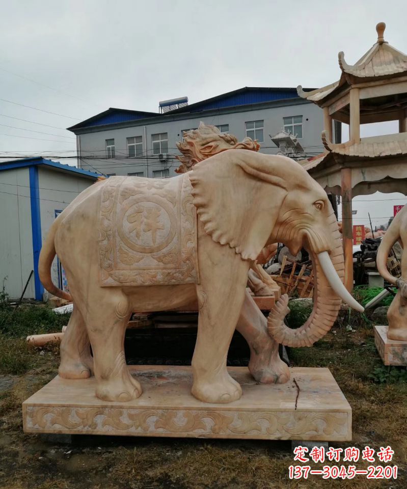 益阳晚霞红酒店企业门口吉祥如意大象雕塑