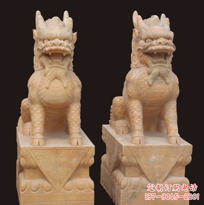 益阳晚霞红门口坐式麒麟石雕
