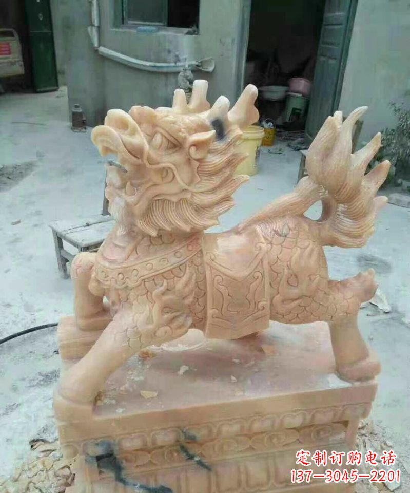 益阳晚霞红麒麟雕塑112