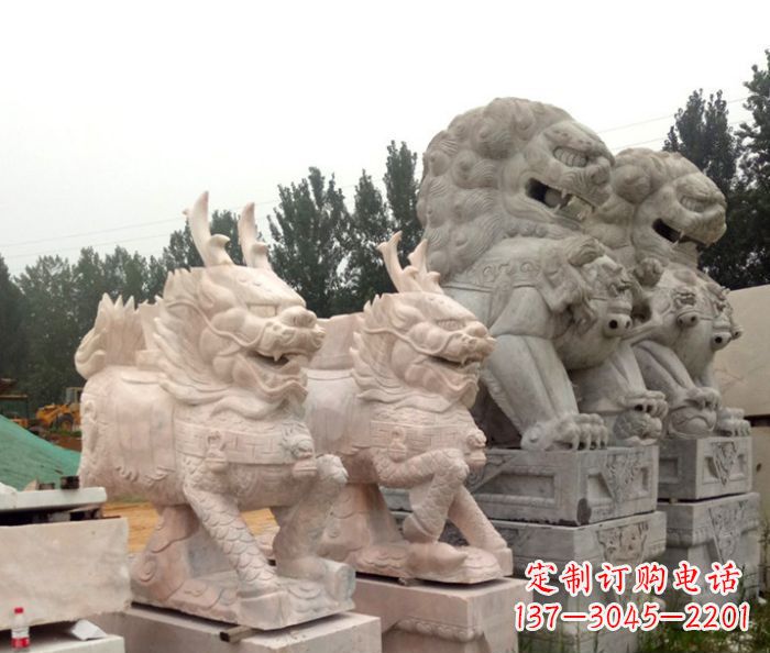 益阳晚霞红瑞兽麒麟石雕