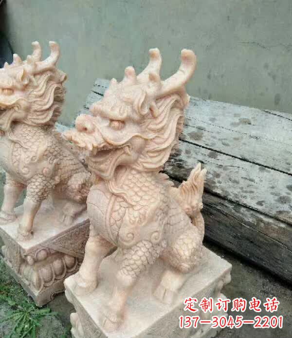 益阳晚霞红石雕麒麟