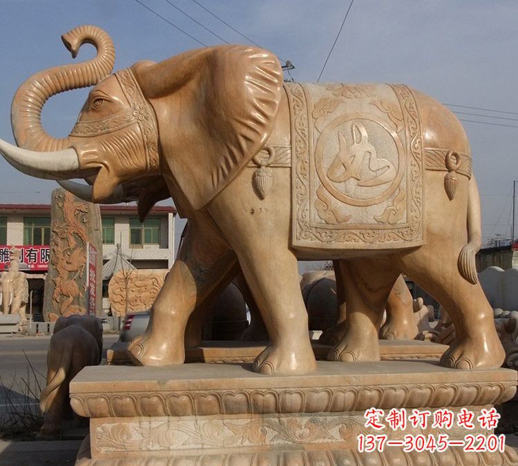 益阳晚霞红石雕如意大象