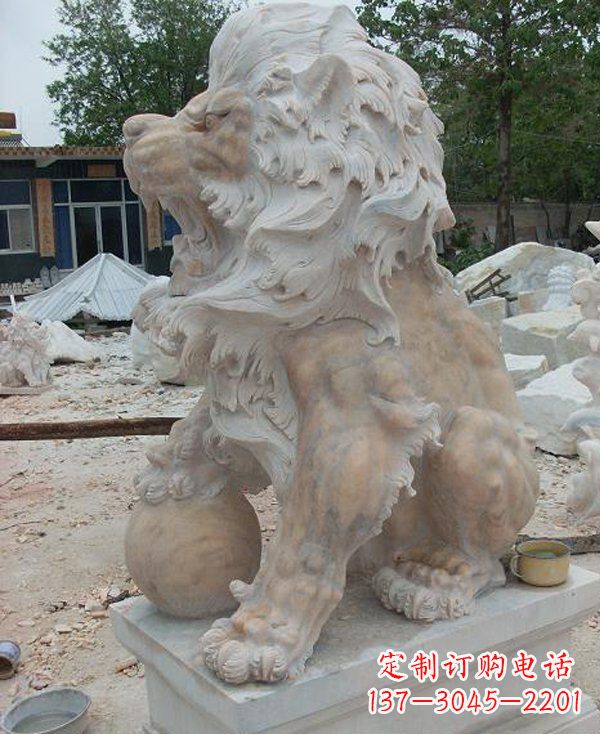 益阳晚霞红寺庙门口西洋狮子石雕