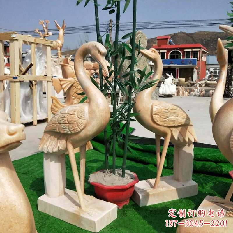 益阳晚霞红仙鹤石雕