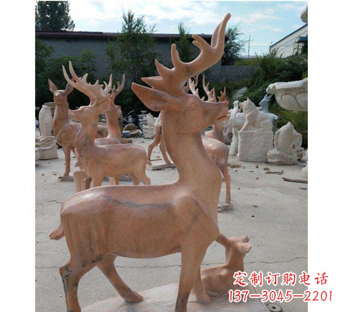 益阳晚霞红驯鹿动物公园石雕
