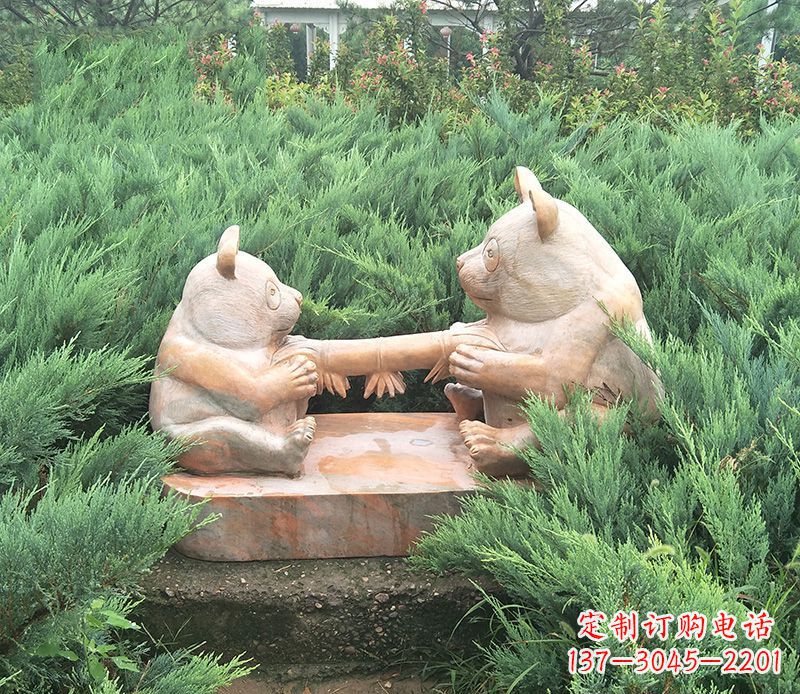 益阳晚霞红熊猫母子石雕