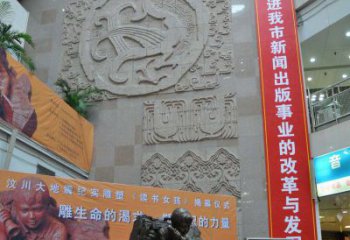 益阳令人惊叹的小女孩景观铜雕