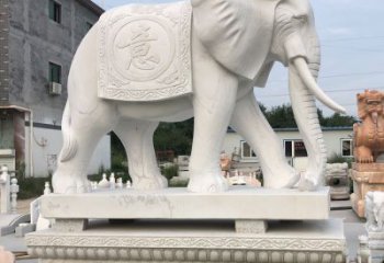 益阳精美汉白玉雕塑：观音大象