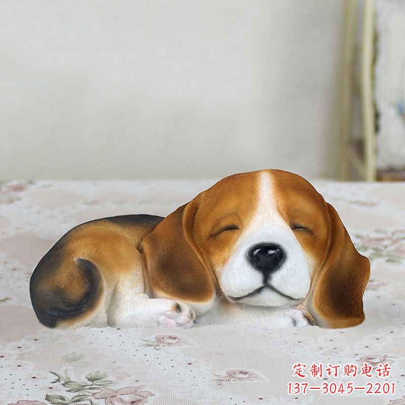 益阳卧姿比格犬仿真雕塑,睡觉的小狗狗是内美陈动物雕塑摆件