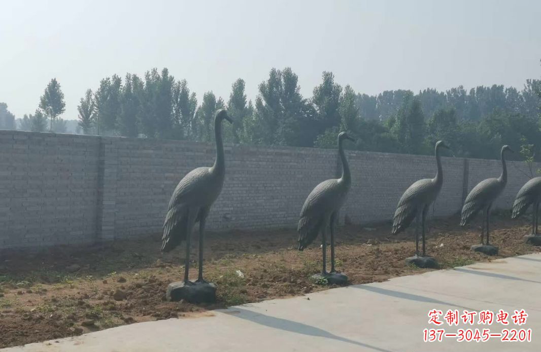 益阳仙鹤抽象铜雕