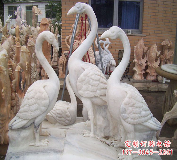 益阳仙鹤衔树枝 石雕