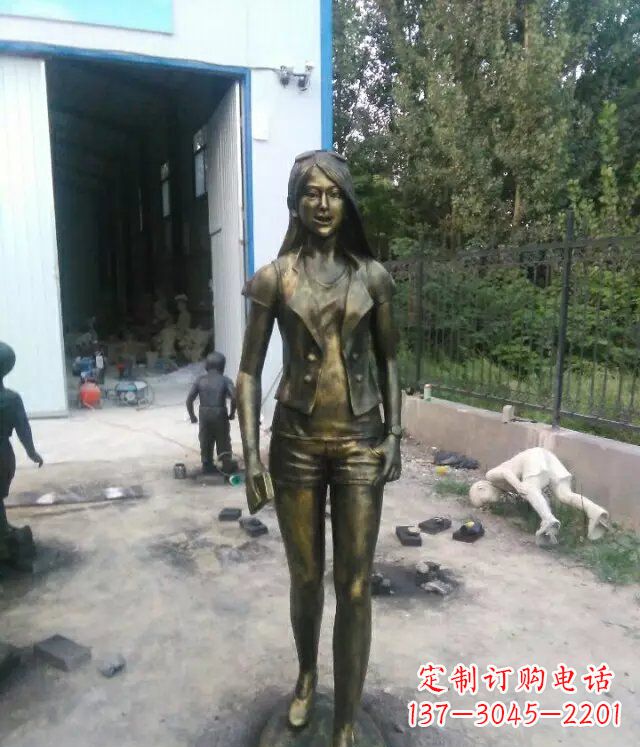 益阳现代美女广场人物铜雕