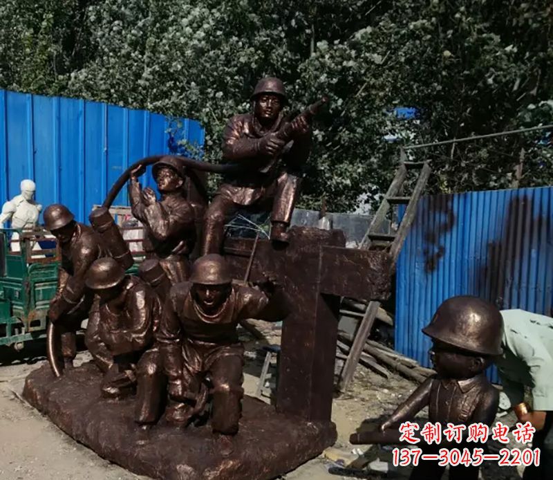 益阳消防员灭火景观雕塑