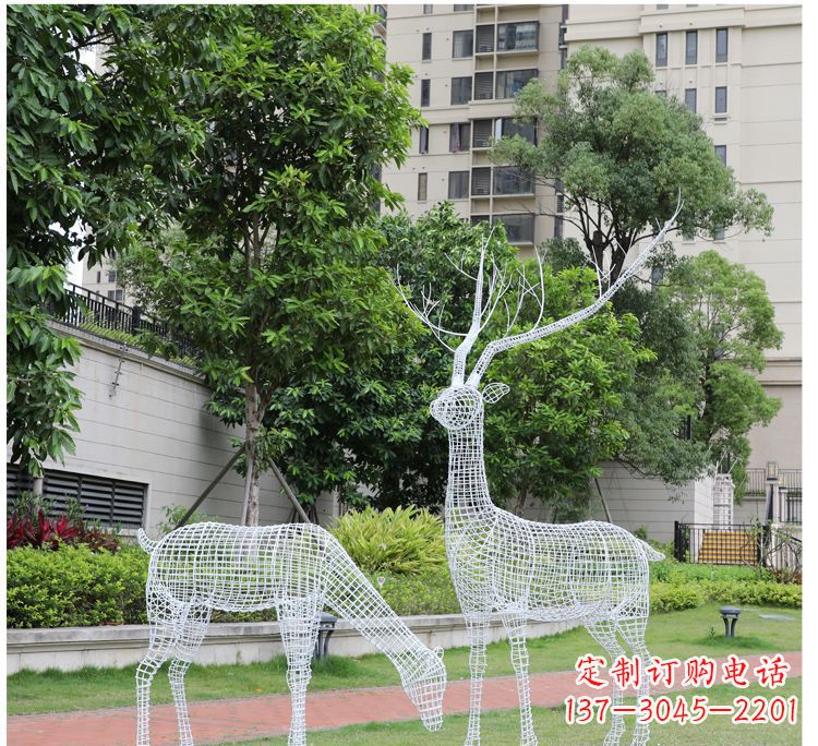 益阳小区不锈钢镂空梅花鹿鹿雕塑