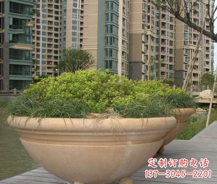 益阳小区景观晚霞红花盆石雕