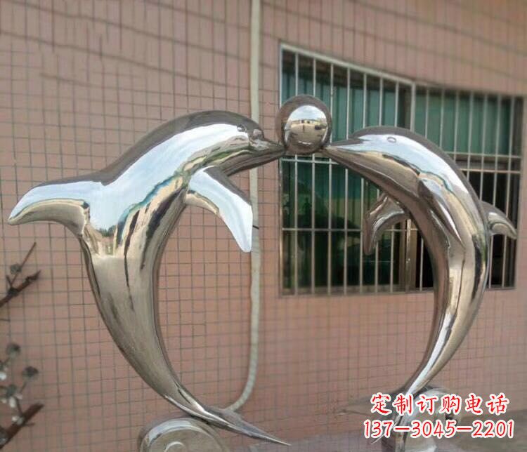 益阳校园不锈钢海豚顶球雕塑