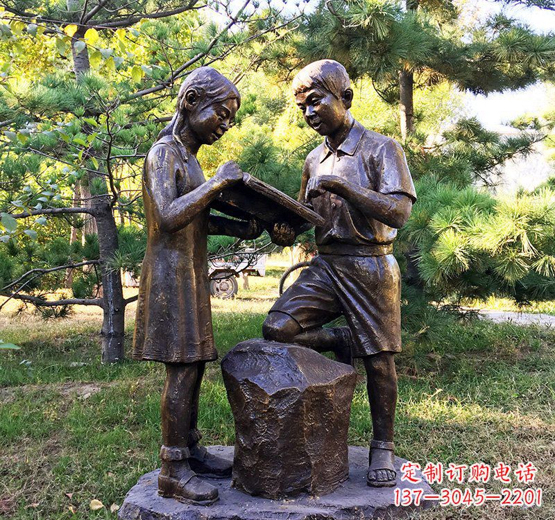 益阳校园读书的学生铜雕
