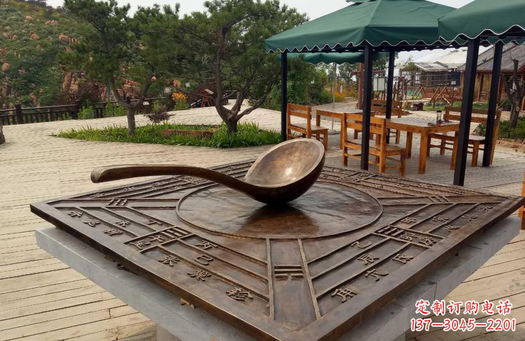 益阳校园古代司南铜雕