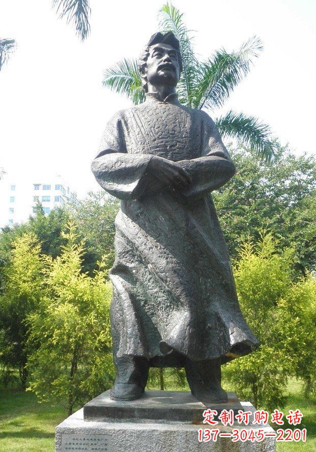 益阳校园鲁迅名人铜雕