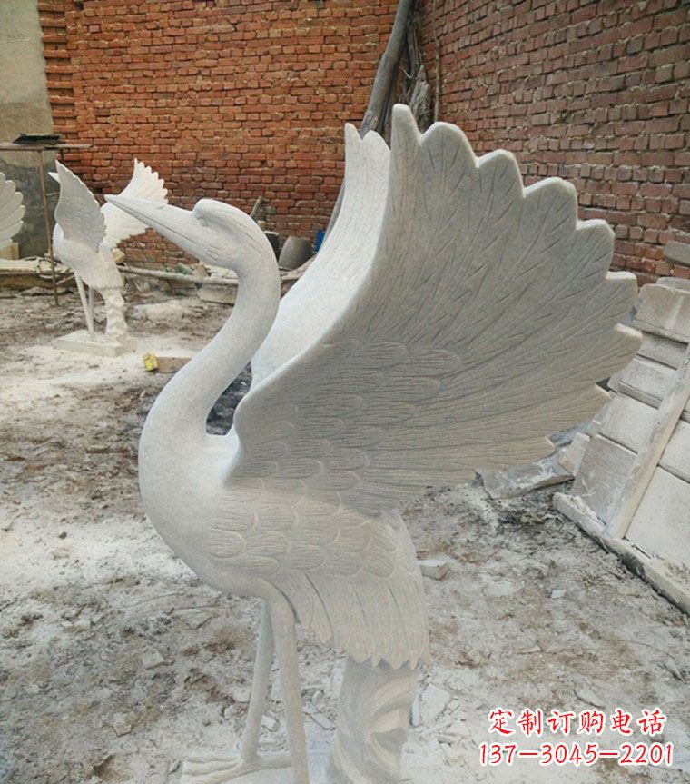 益阳展翅丹顶鹤石雕