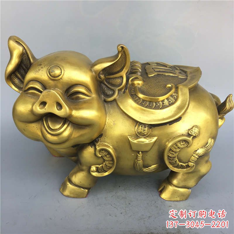 益阳招财卡通猪铜雕-企业商场美陈动物生肖风水雕塑摆件