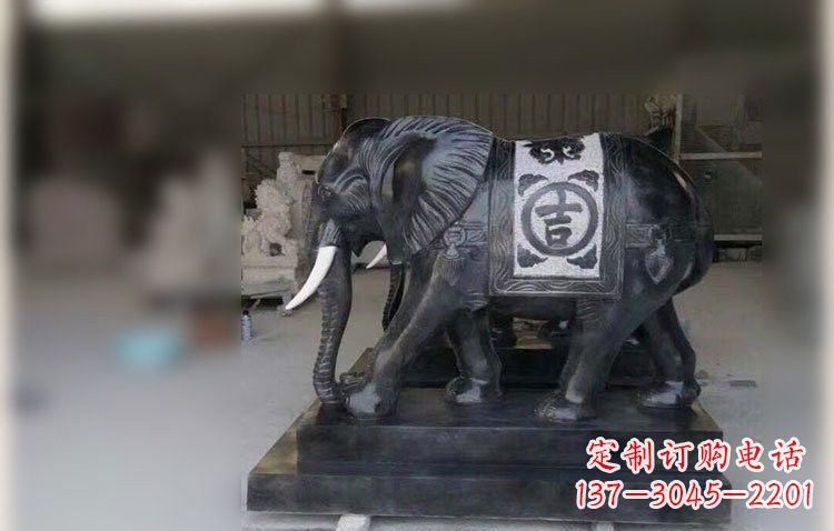 益阳中国黑石材大象雕塑