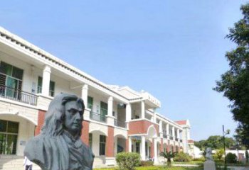 益阳校园名人牛顿石雕头像