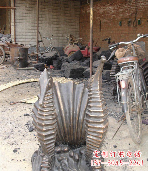 益阳铸铜海马小区动物铜雕