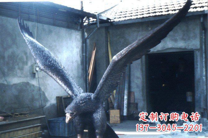 益阳铸铜老鹰企业动物铜雕