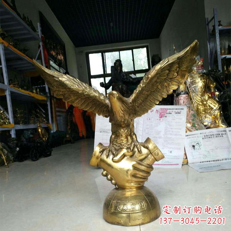益阳铸铜老鹰雕塑大展宏图