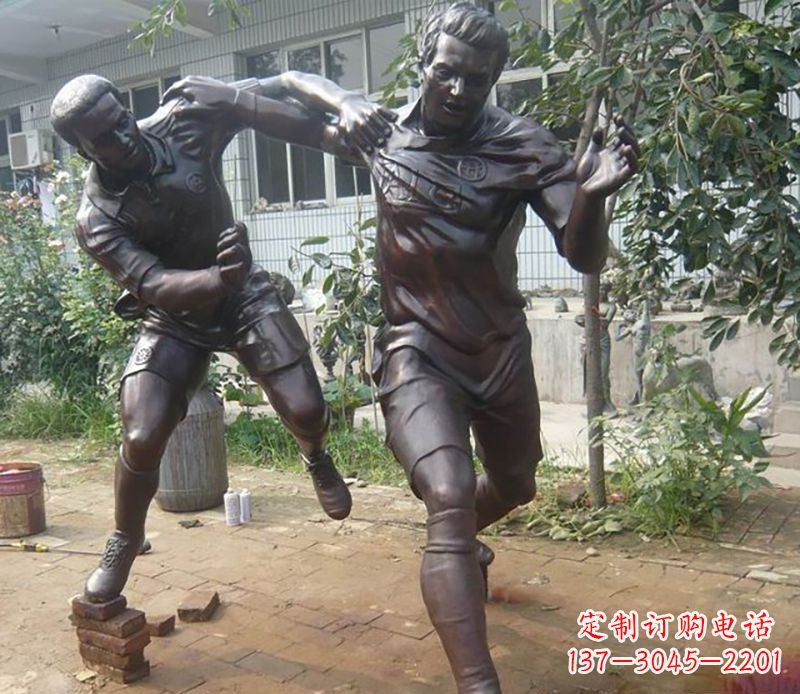 益阳足球运动公园人物铜雕